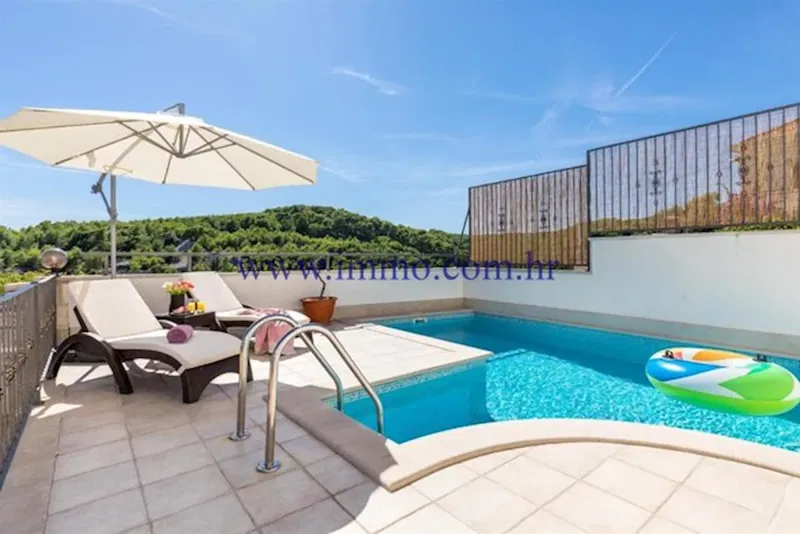 HOLIDAY HOME WITH POOL AND SEA VIEW – 2