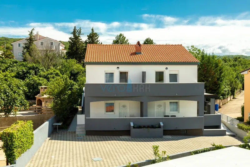 Uvala Soline, otok Krk, semi-detached house with pool 100 m from the sea, for sale – 2