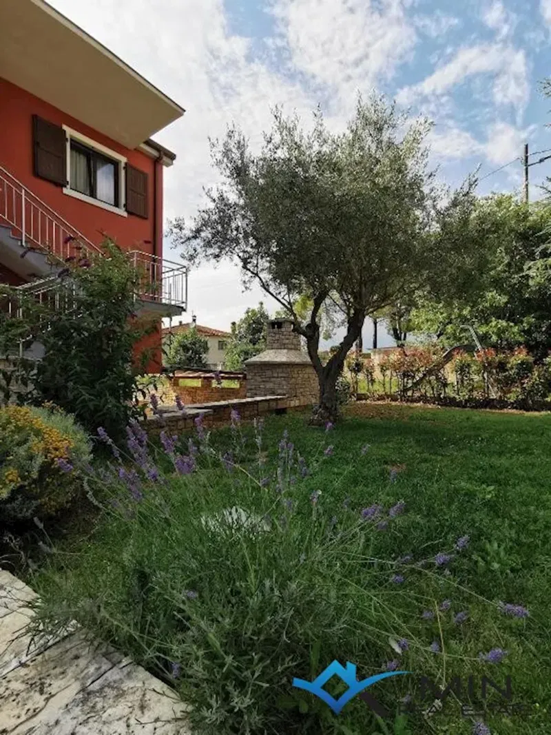 House with 2 apartments near Novigrad – 3