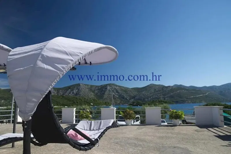 HOLIDAY HOME WITH POOL, FIRST ROW TO THE SEA – 2