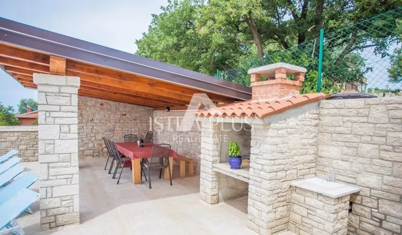 Una bellissima villa con piscina vicino a Parenzo – 3