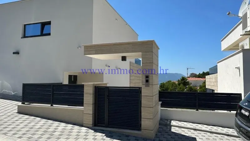 VILLA WITH POOL AND SEA VIEW – 2