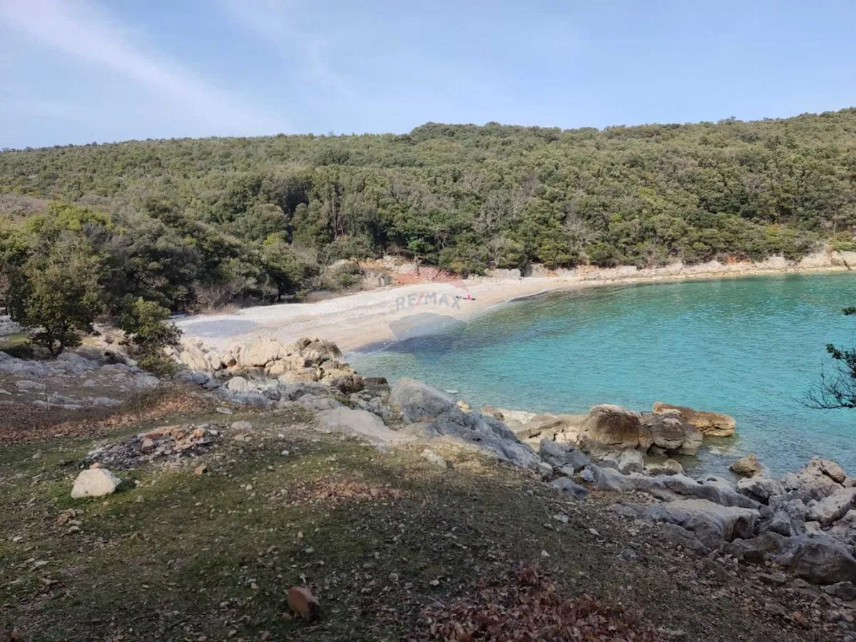 OTOK CRES - NEGRAĐEVINSKO ZEMLJIŠTE UZ MORE
