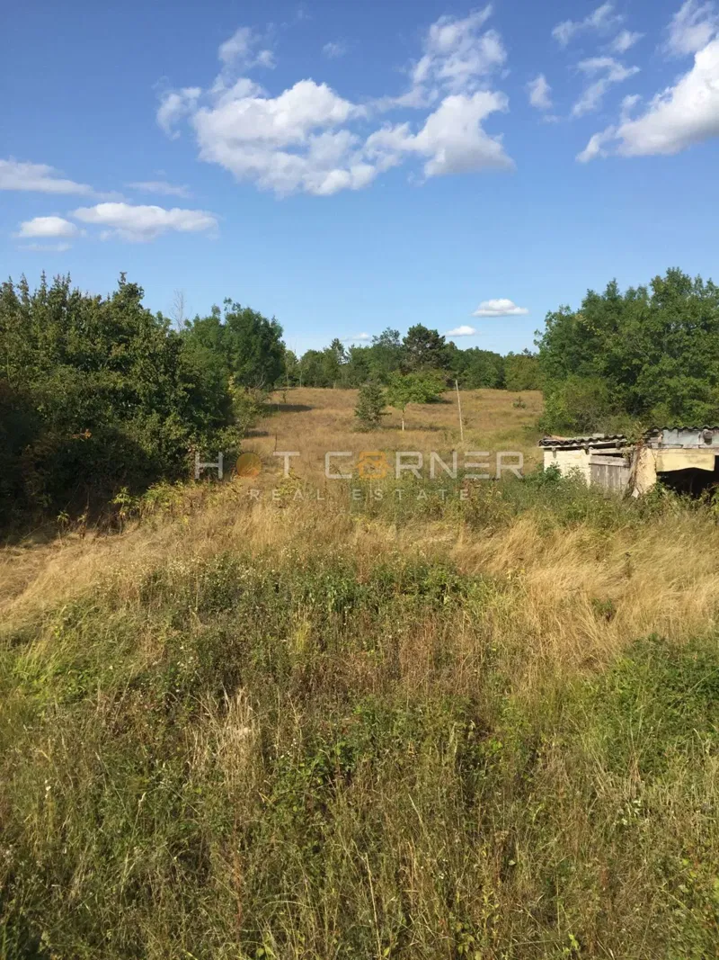 Oprtalj, casa in pietra istriana, 2.400 m² di terreno edificabile e 10 ha di terreno agricolo – 2