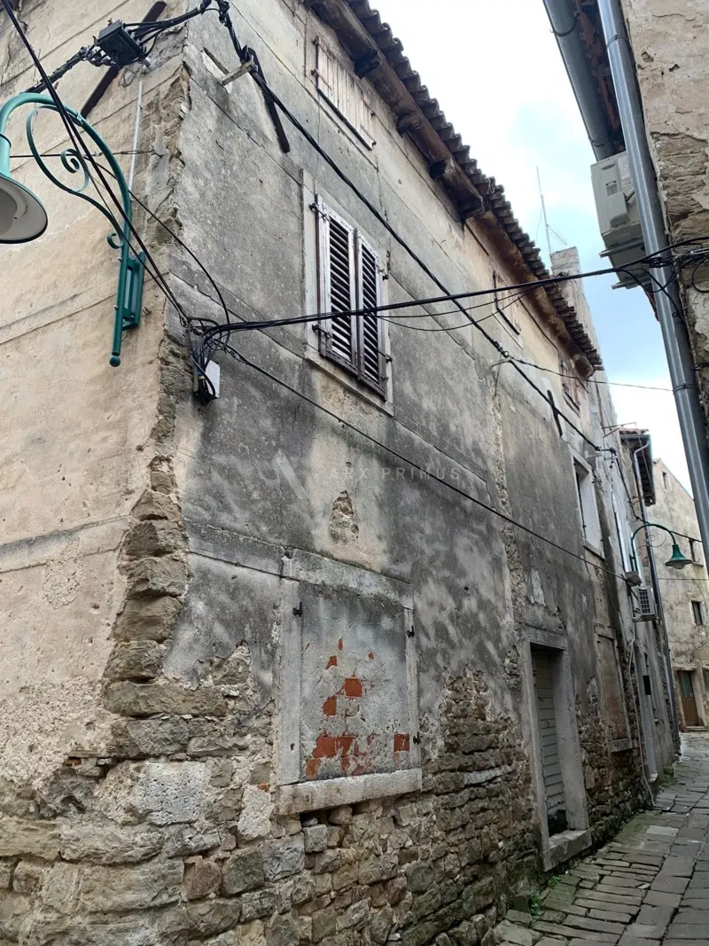 Large stone house in the center of Buje – 3