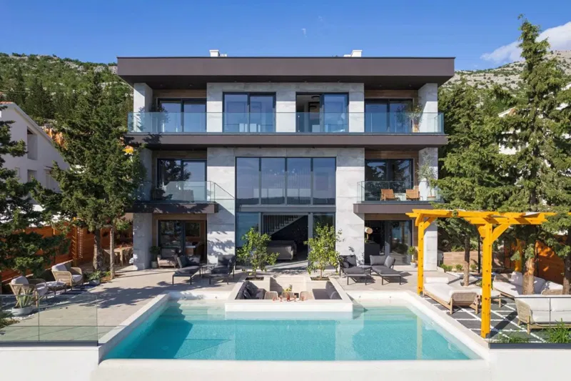 Newly built villa with pool and sea view – 3
