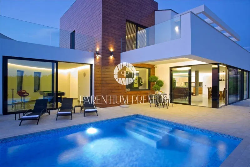 Luxury villa of modern design and style – 3