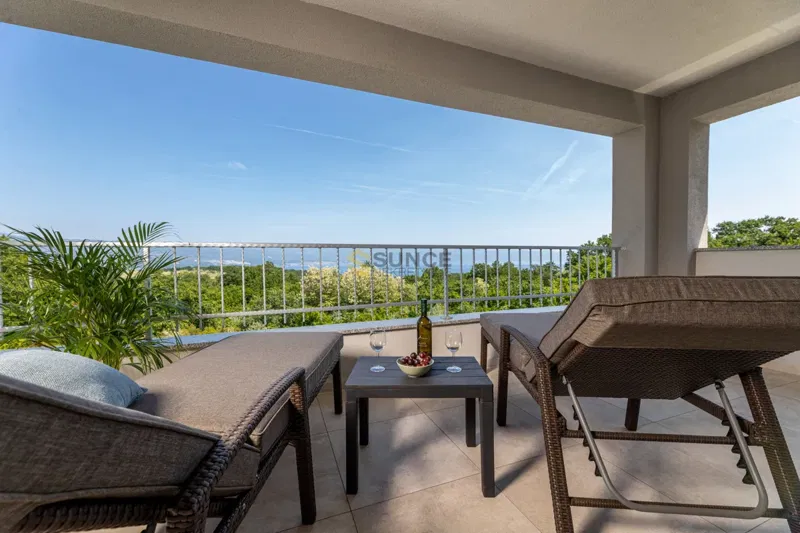 L'isola di Krk, Vrbnik, bellissima villa arredata con piscina e vista sul mare! – 2