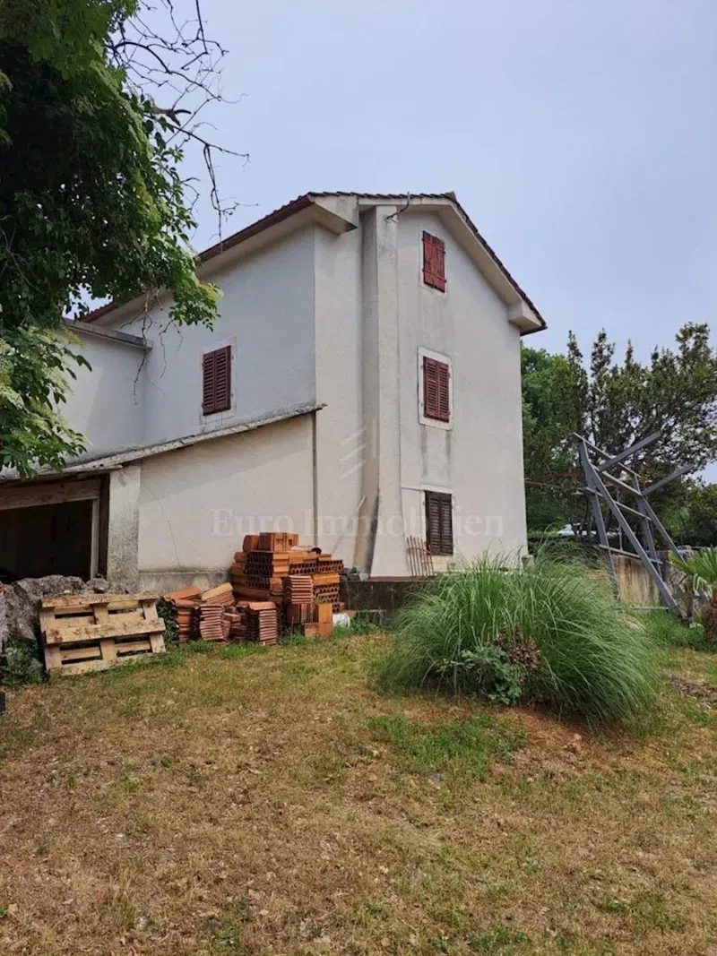 Old stone house for renovation, near Malinska – 3