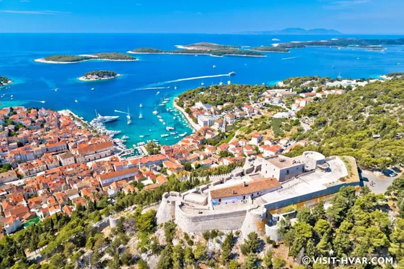 Telek Hvar – 2