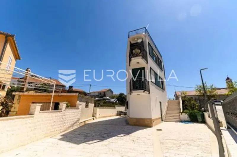 Ciovo - modern house in a great location – 2
