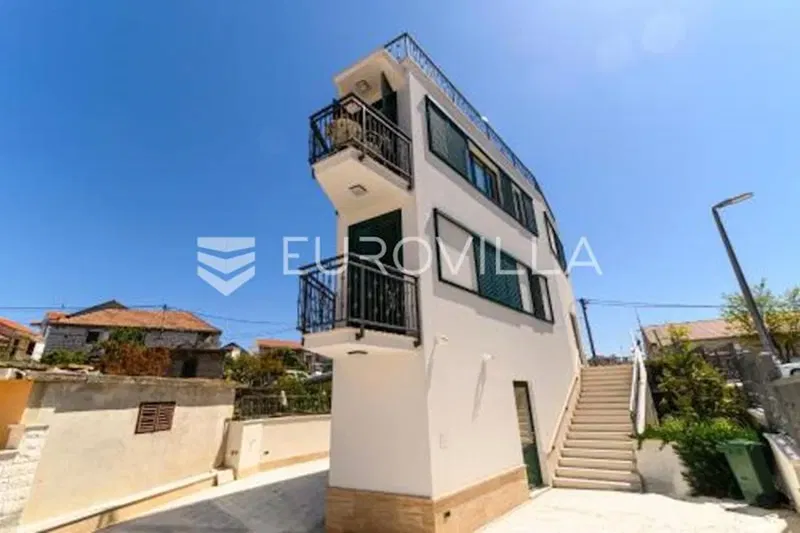 Ciovo - modern house in a great location – 3