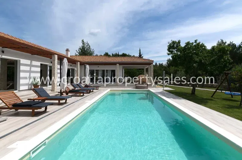 Sibenik, house for sale, 950.000 € – 2