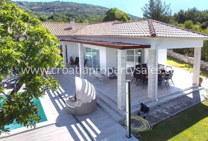 Sibenik, house for sale, 950.000 € – 3