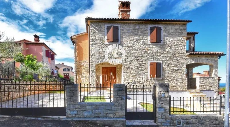Casa in pietra in una bella posizione con vista sul mare – 2