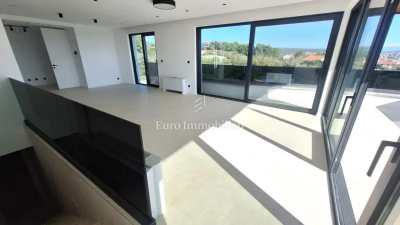 Luxury apartment with pool and roof terrace – 2
