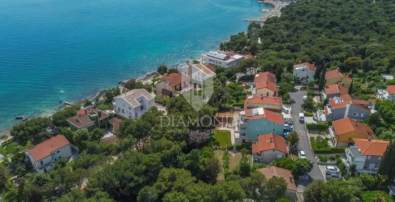 Rovinj, surroundings, attractive villa in a top location – 2