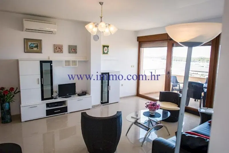 SPACIOUS VILLA WITH POOL AND SEA VIEW – 3