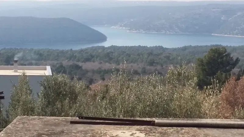 Terreno Raša, 730m2 – 2