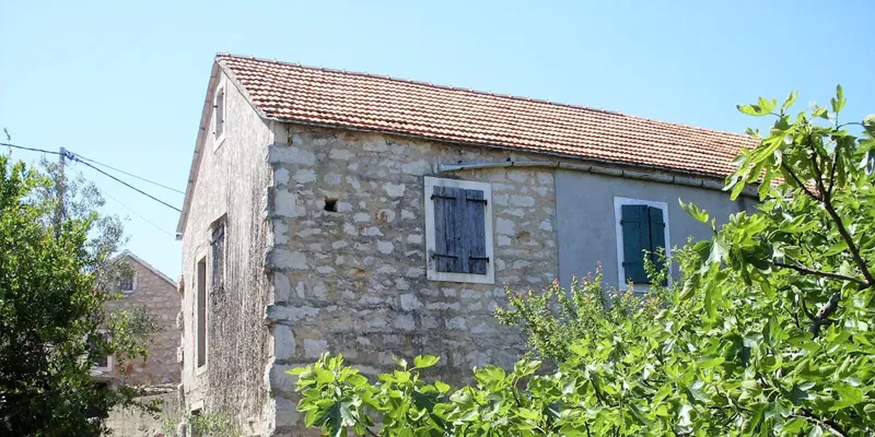 Hvar, NW side of the island - stone house with garden, valid permit for villa with pool – 3