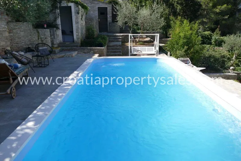 Brac, house for sale, 960.000 € – 3