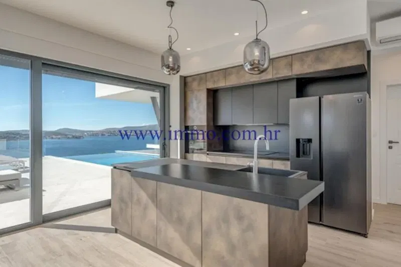 NEW URBAN VILLA WITH POOL AND SEA VIEW – 2