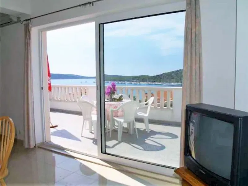 Apartment house in a great location with a view of the sea – 2