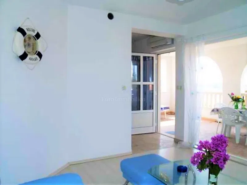 Apartment house in a great location with a view of the sea – 3