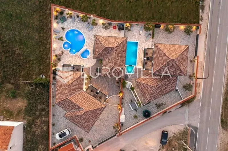Surroundings of Zadar, a luxurious complex of two villas. – 3