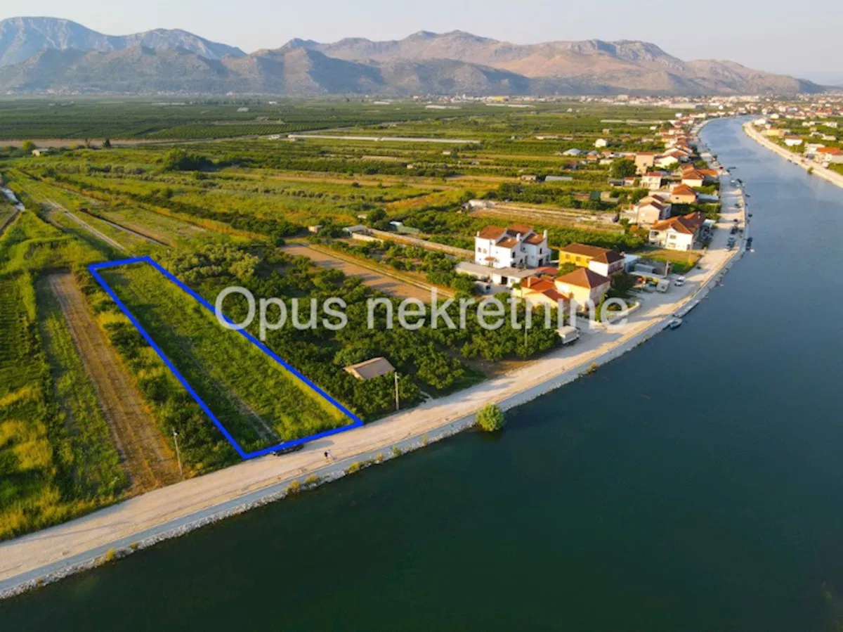 Građevinsko zemljište u Opuzenu, 2200m2