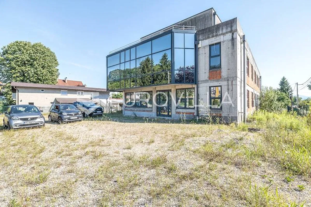 Zaprešić, poslovna roh bau zgrada 2010 m² na zemljištu 2013 m²