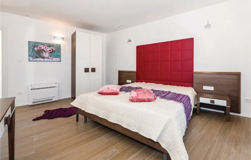 ***Beautiful villa with unique design 245 m2 *** – 2