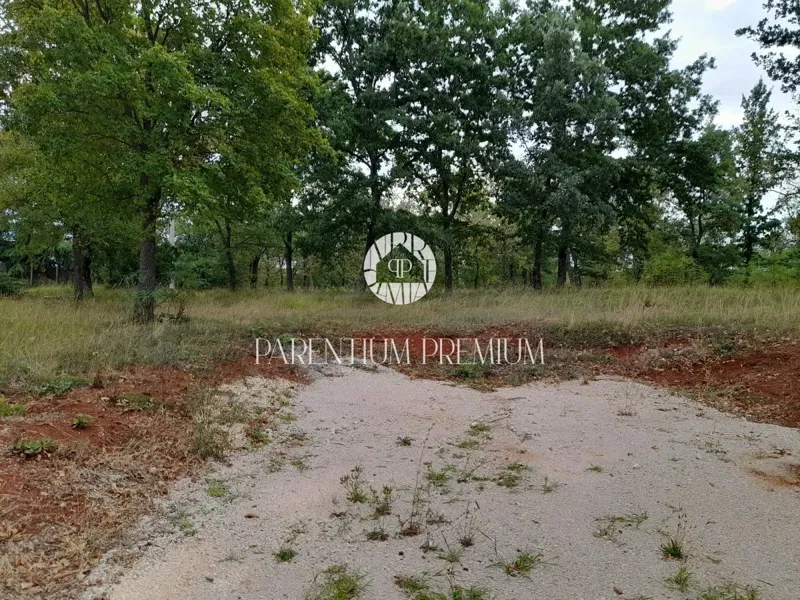 Attractive building land of 860 m² + 7,940 m² of agricultural land – 3