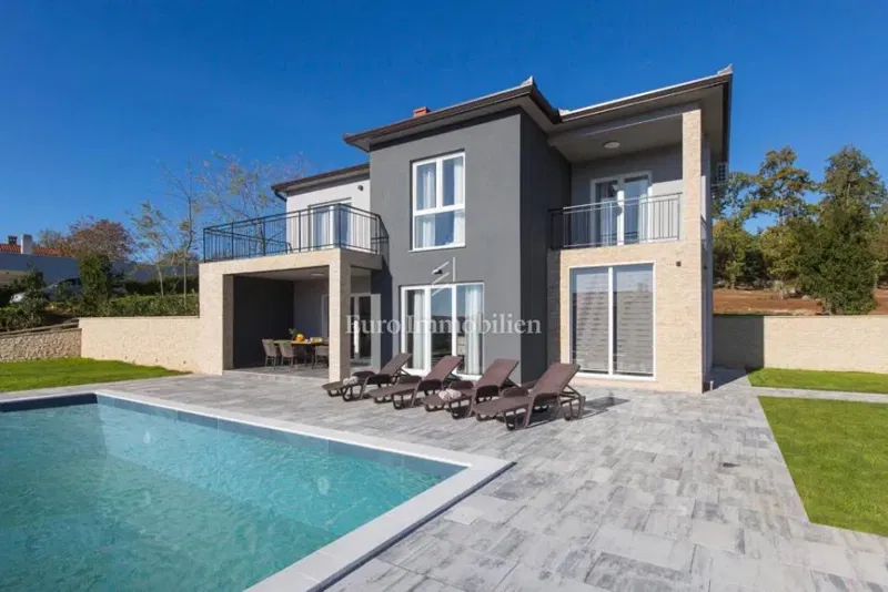 Modern house with swimming pool near Labin, newly built – 2
