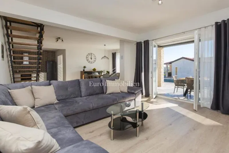 Modern house with swimming pool near Labin, newly built – 3