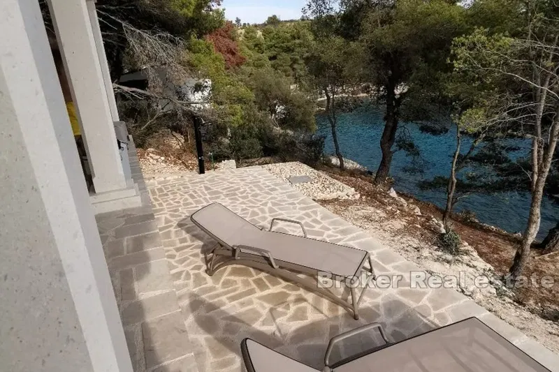 Proprietà in prima fila sul mare – 2
