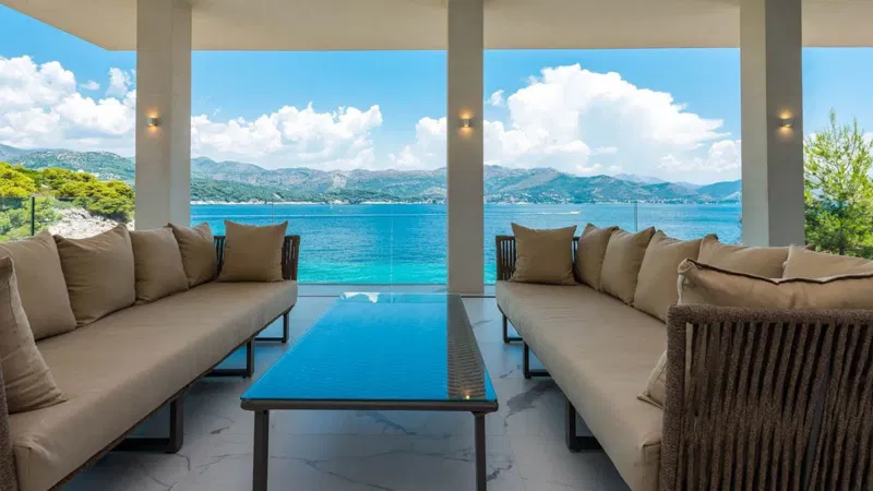Unique luxury villa, first row to the sea – 2