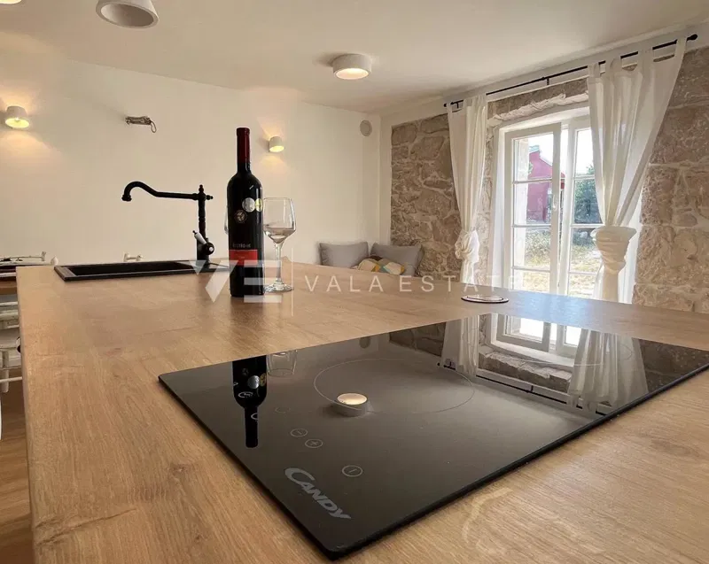 CASA IN PIETRA MARE CON AMPIO GIARDINO – 3
