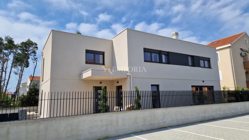 Apartment / Semi-detached house with pool – Privlaka, 123.43 m2, 60 m from the sea – 3