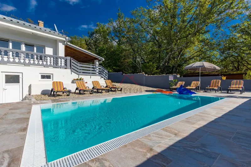 ENTROTERRA DI CRIKVENICA bellissima villa con piscina – 2