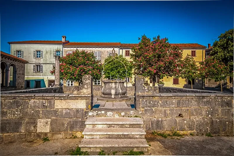 Rovinj, surroundings, apartment with a view of the medieval square – 2