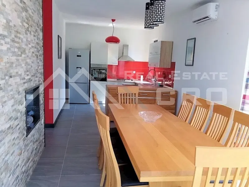 Ingatlanok Korčulán - Tágas villa exkluzív helyen, közvetlenül a tengerparton és a strand közelében, eladó – 3