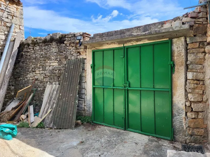 ISTRIA, SVETVINČENAT - Historic house with a courtyard near Kaštel. – 3