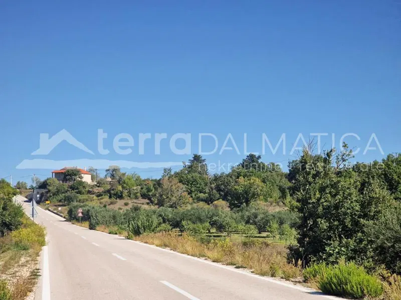 Surroundings of Skradin, Velika Glava, building plot 2,700 m2 – 2