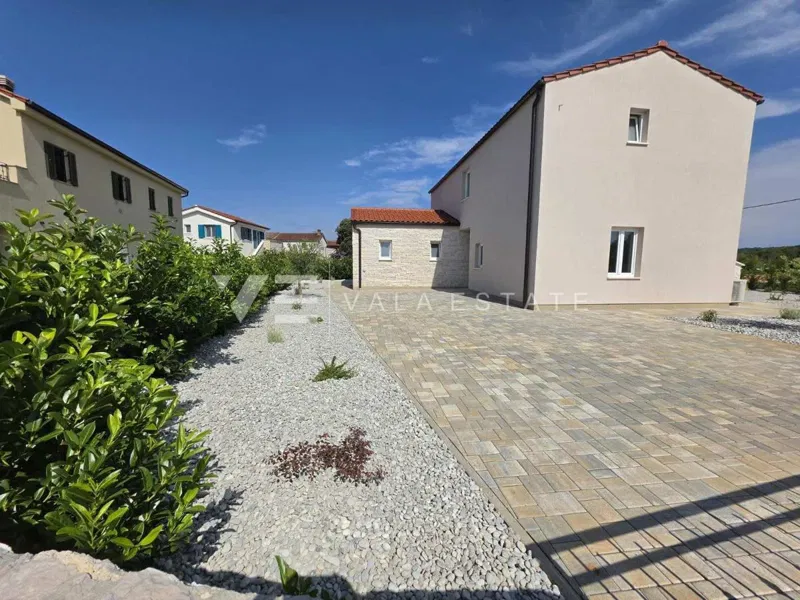 NEW LITTORAL VILLA IN A QUIET LOCATION NEAR MALINSKA – 3