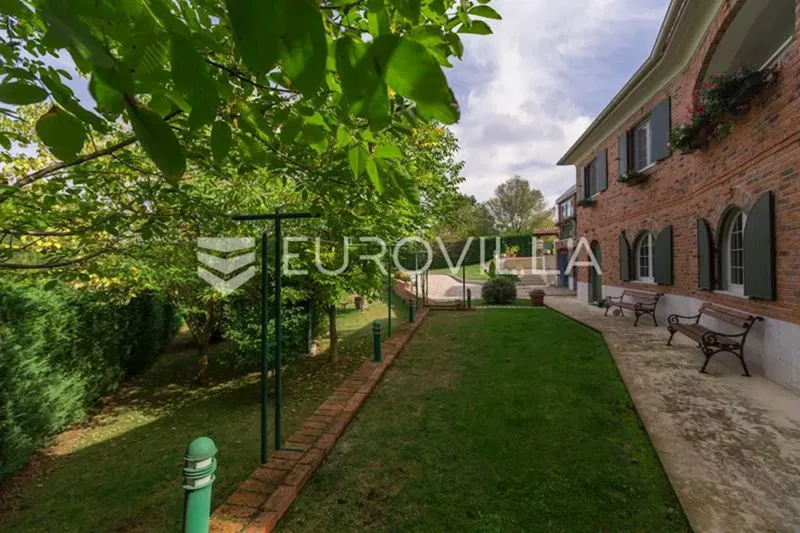 Žminj surroundings, unique villa with exclusive architecture, spacious garden and quiet location – 3