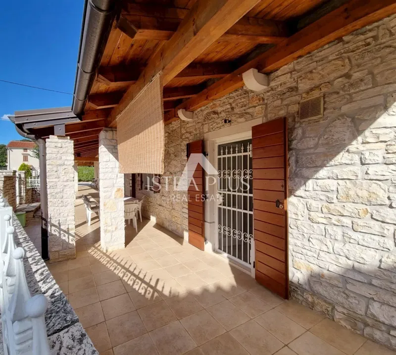 Stone house with two separate residential units 2 km from the sea – 3