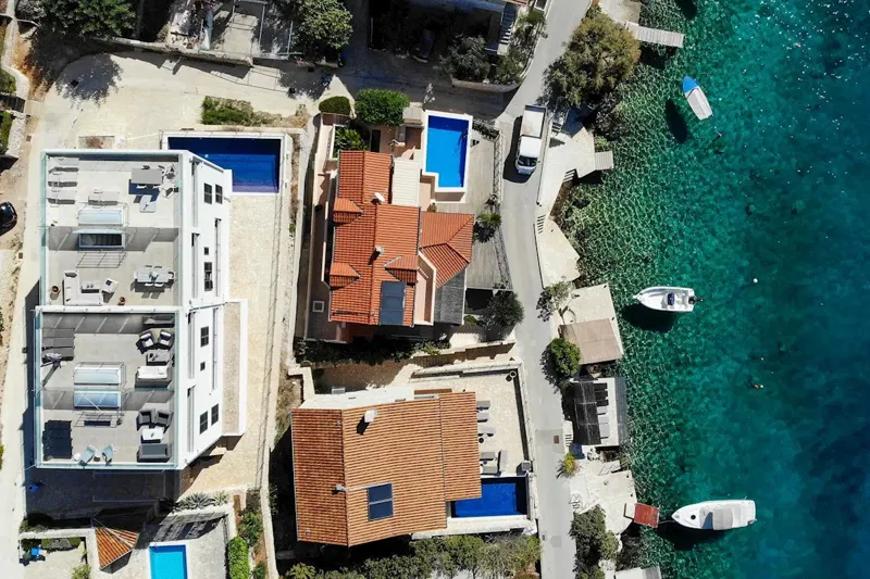 Elegante appartamento su due piani con terrazza sul tetto – 2