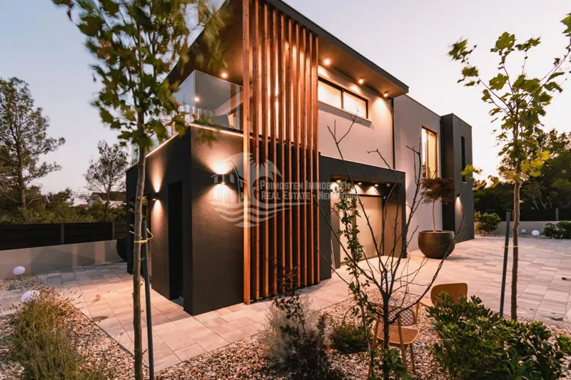 Vodice/ Ekskluzivna dizajnerska vila-spoj moderne arhitekture i francuskog impresionizma – 2