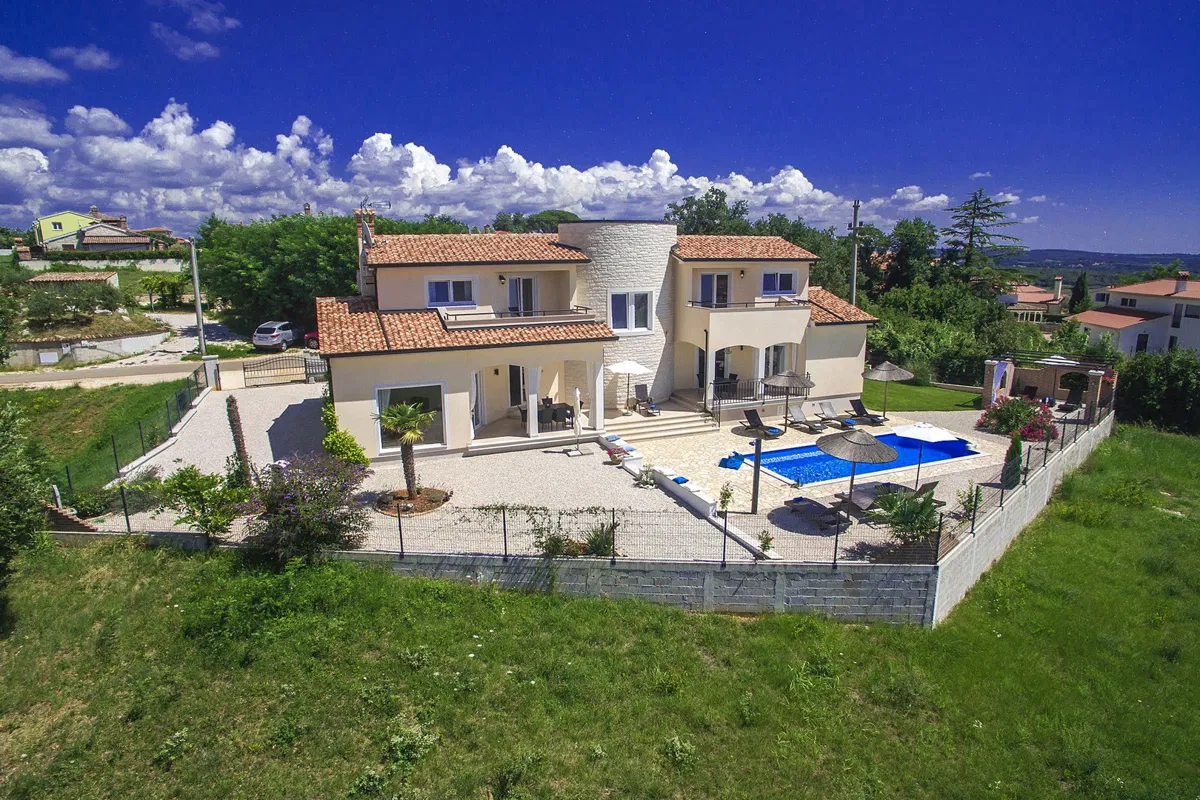 P-633 Freistehende Villa mit Pool und wunderschönem Meerblick, 245 m2, Poreč, Verkauf